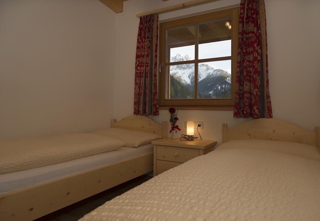 Appartments Jagerhof Braies  Room photo